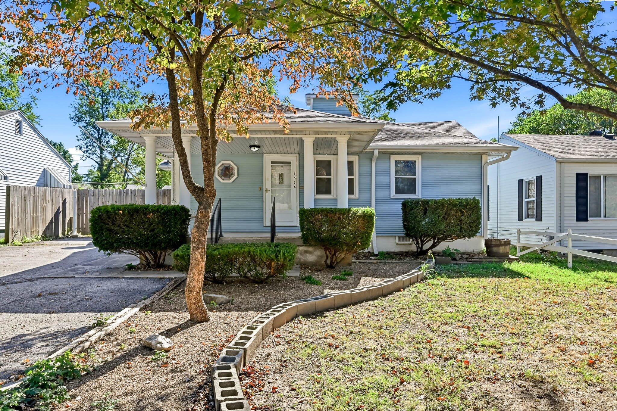 1534 E Livingston Street, Springfield MO 65803