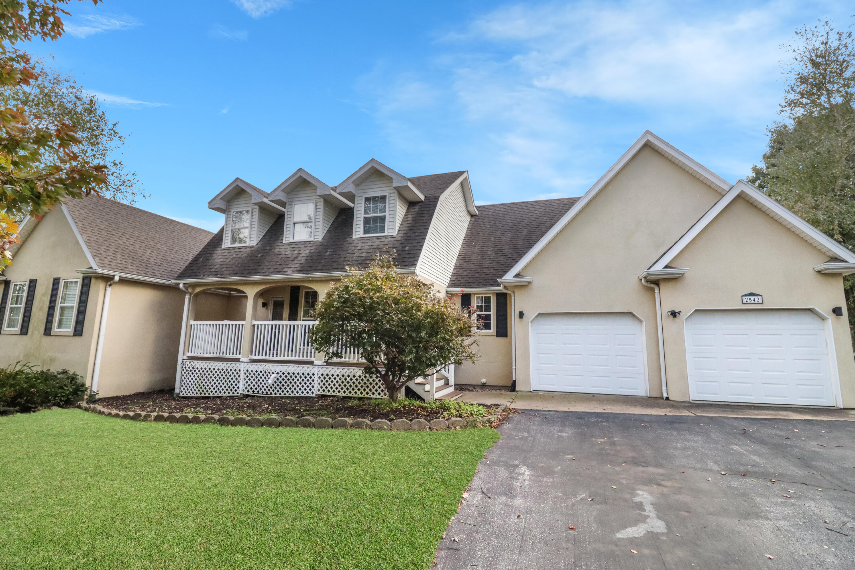 2542 W Heritage Drive, Ozark MO 65721