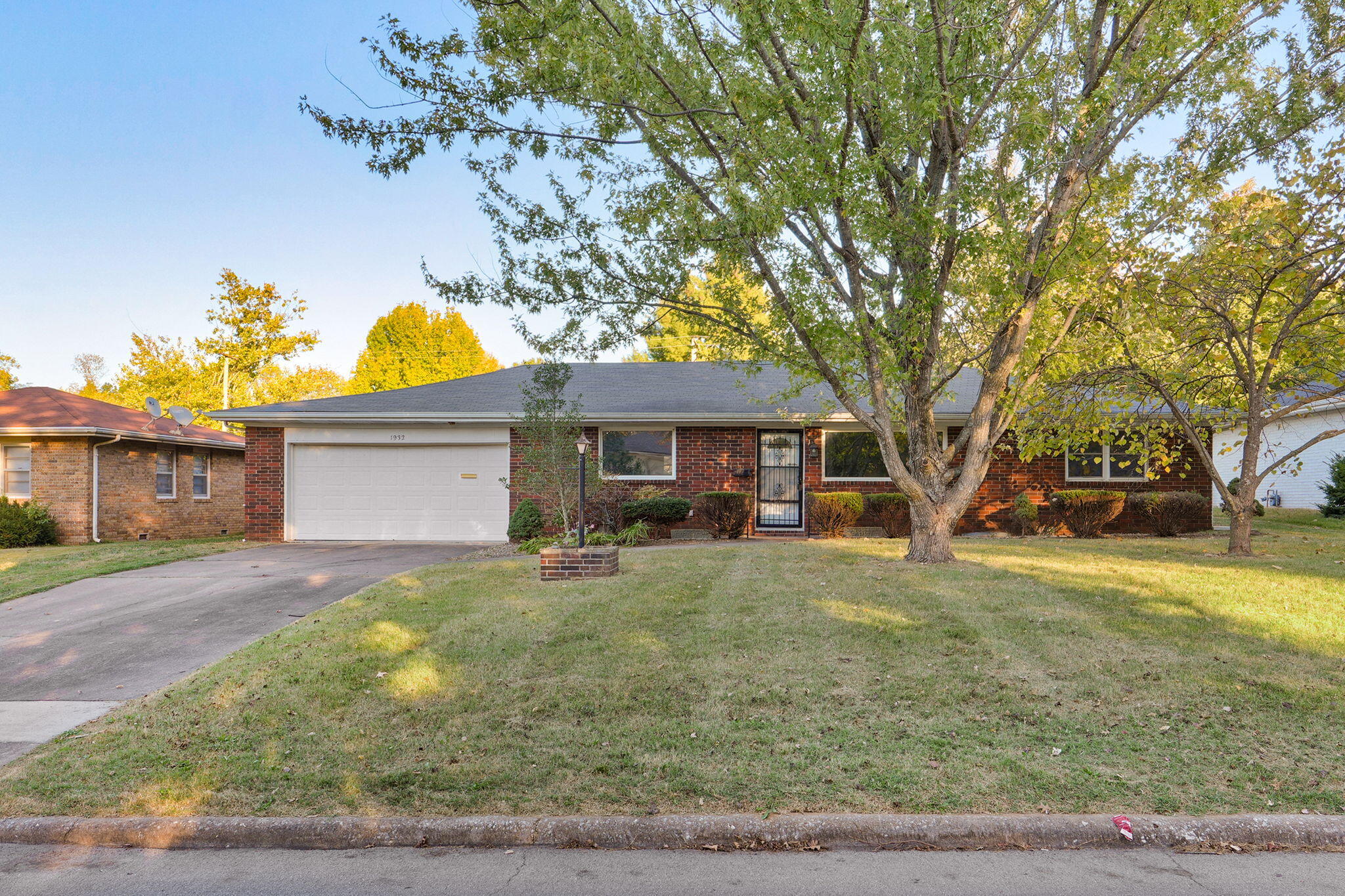 1932 S Westwood Avenue, Springfield MO 65807