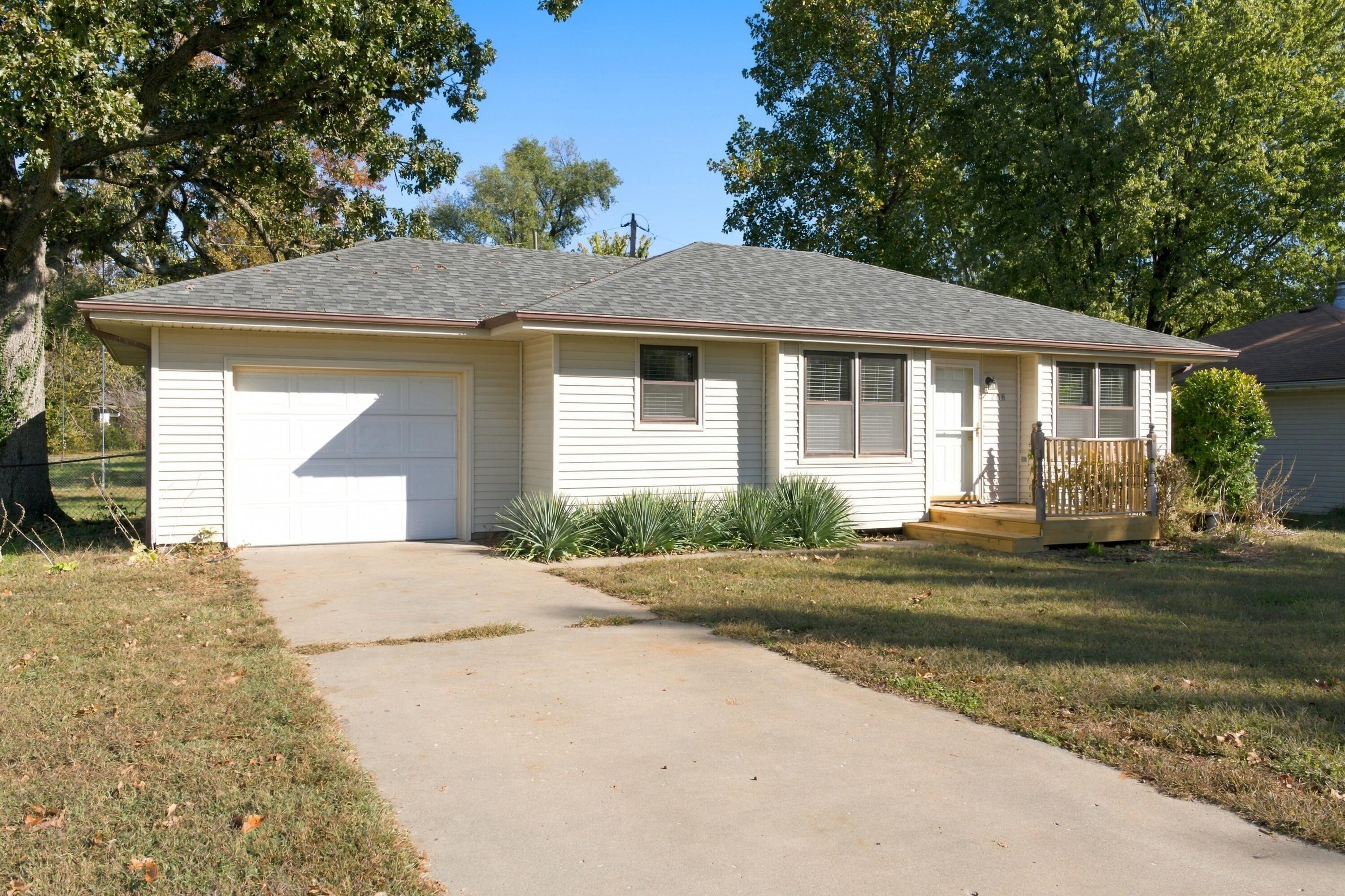 208 Glenn Street, Rogersville MO 65742