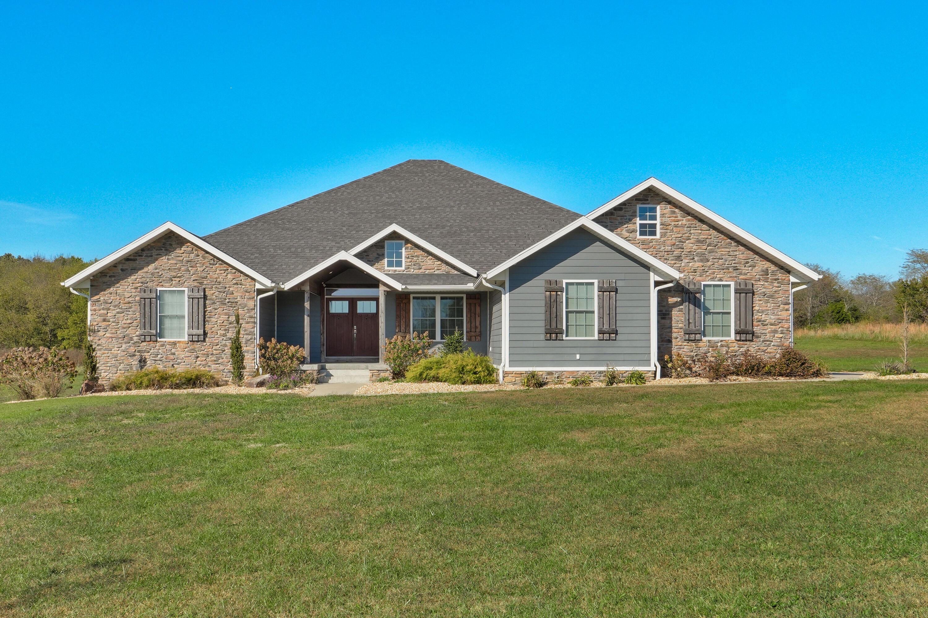 681 Headwaters Drive, Marshfield MO 65706