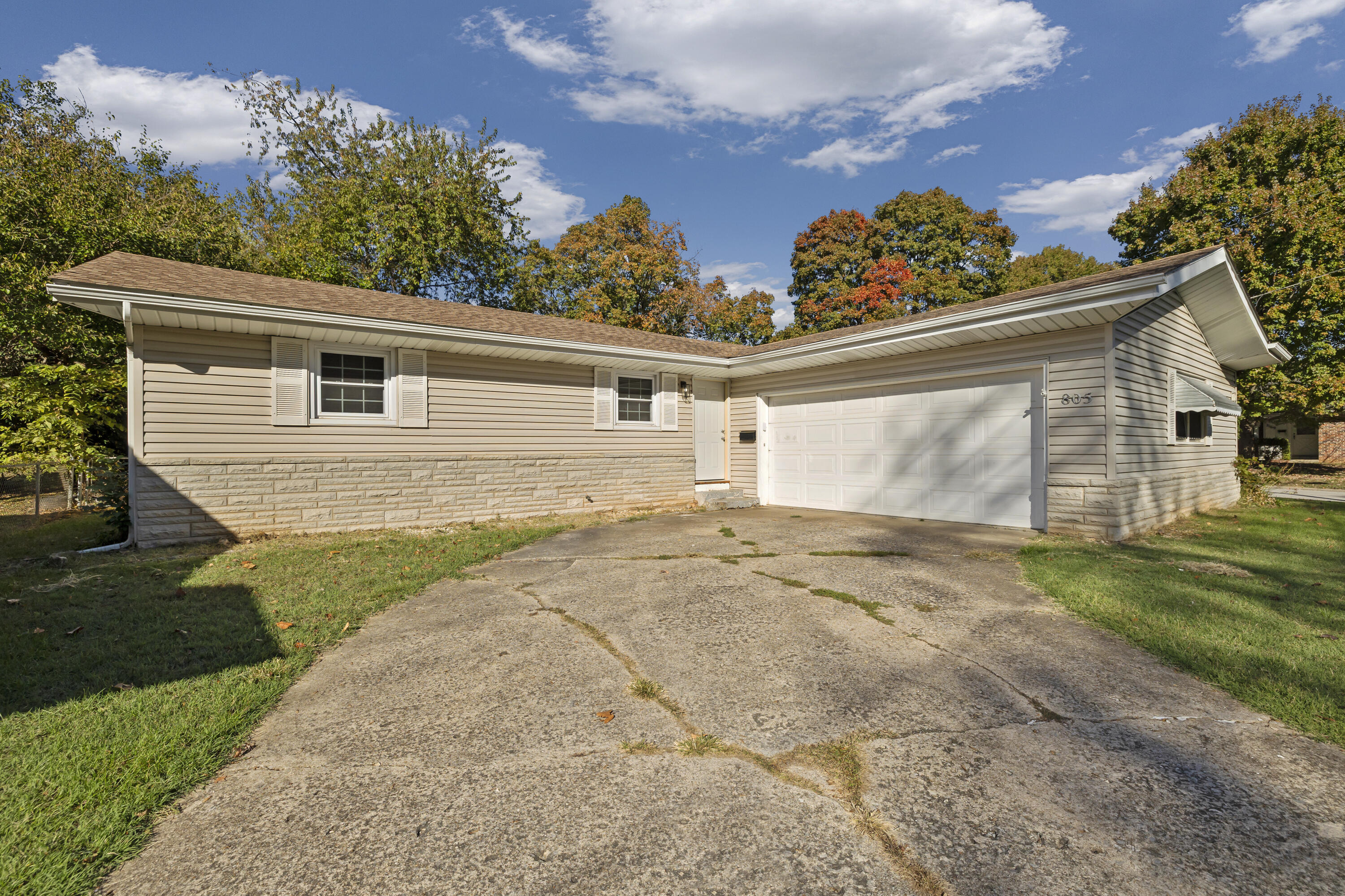 805 S Barnes Avenue, Springfield MO 65802