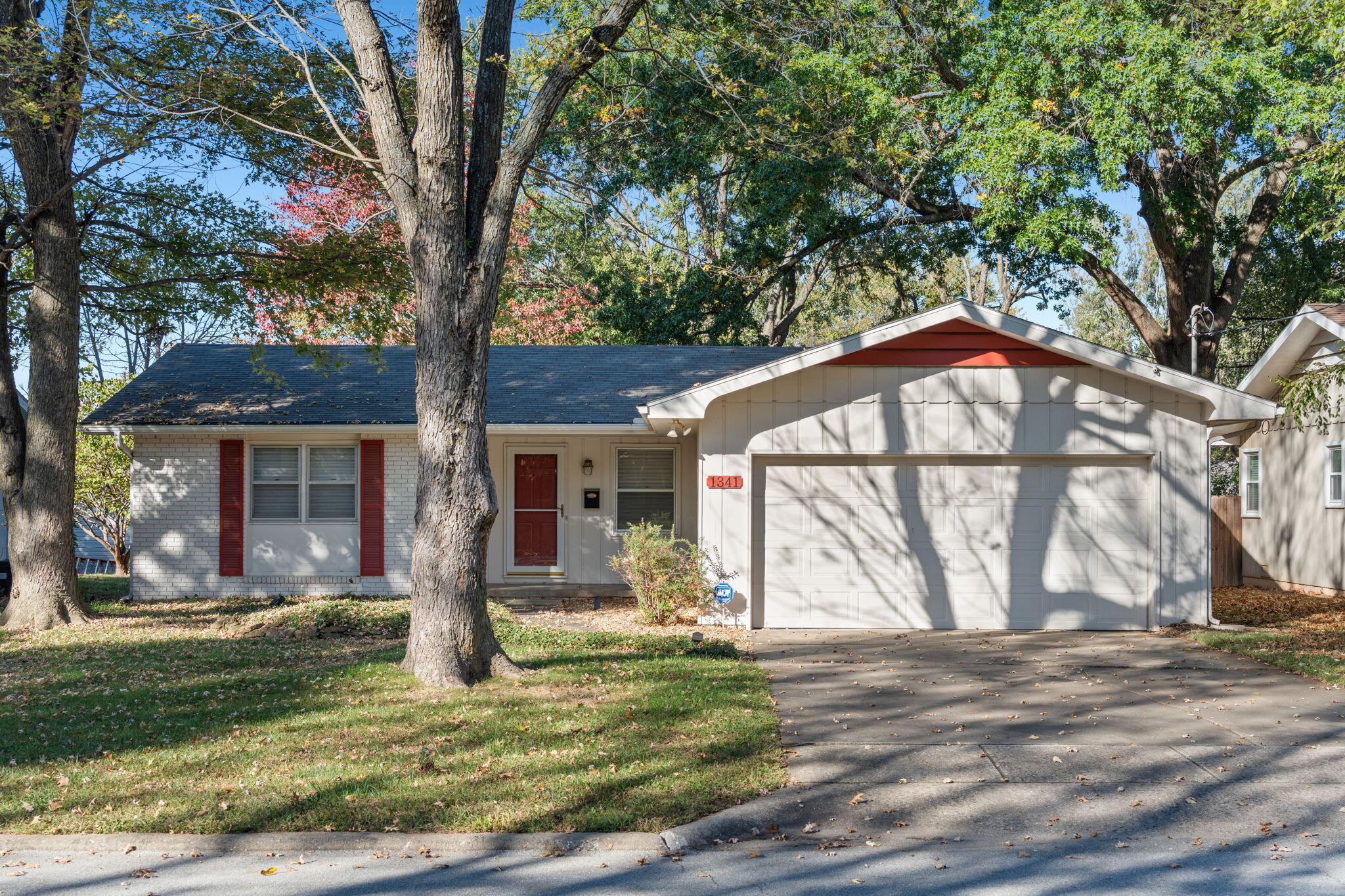 1341 S Arcadia Avenue, Springfield MO 65804