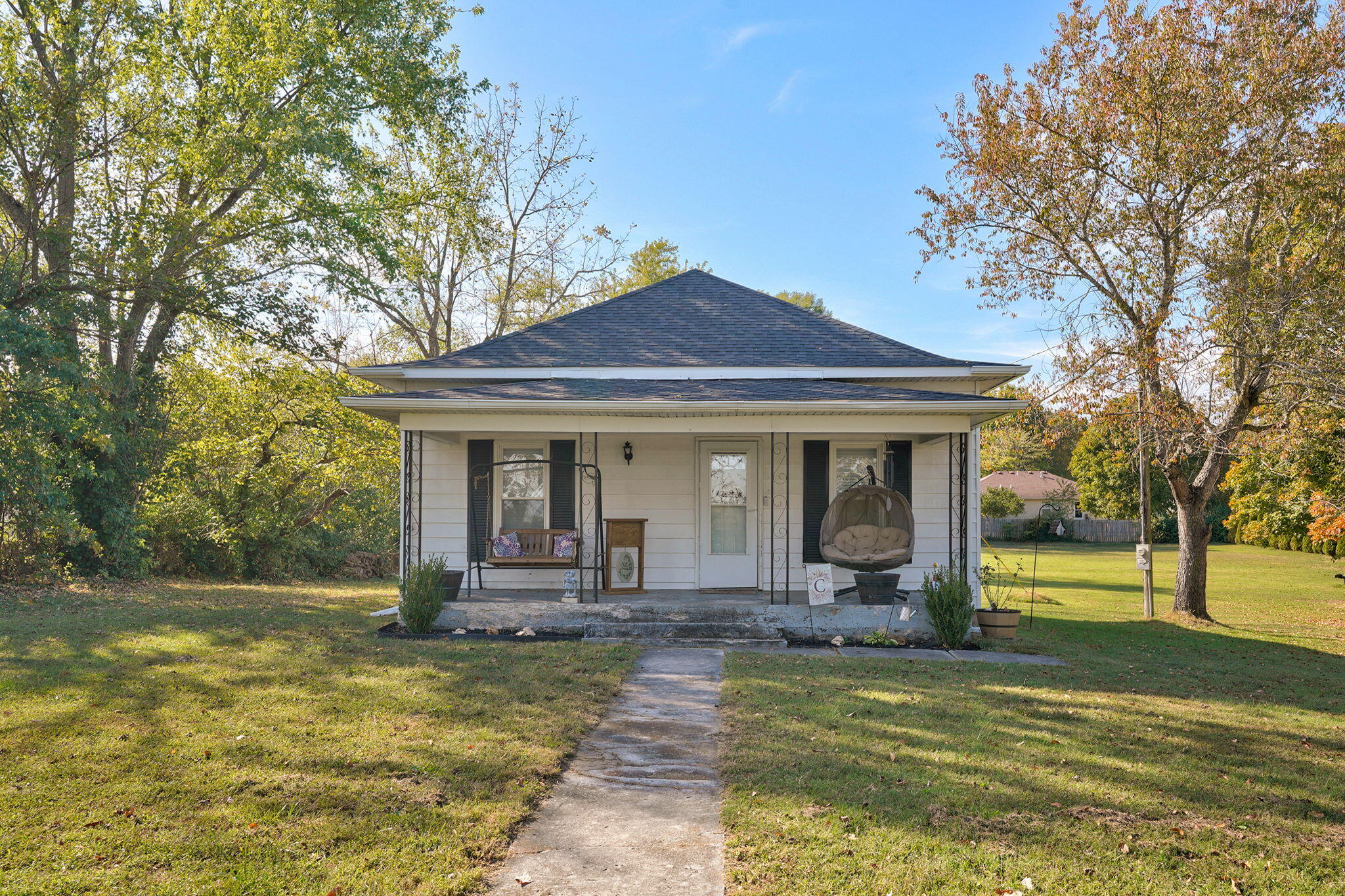 507 Willard Avenue, Clever MO 65631