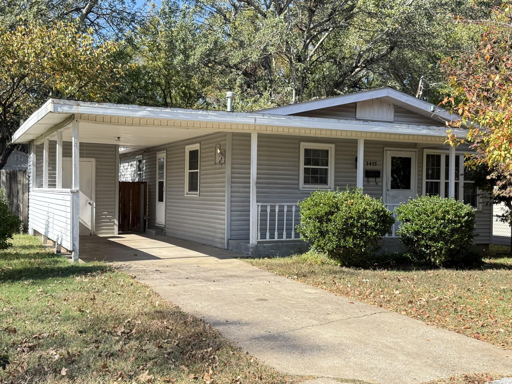 2425 N Rogers Avenue, Springfield MO 65803