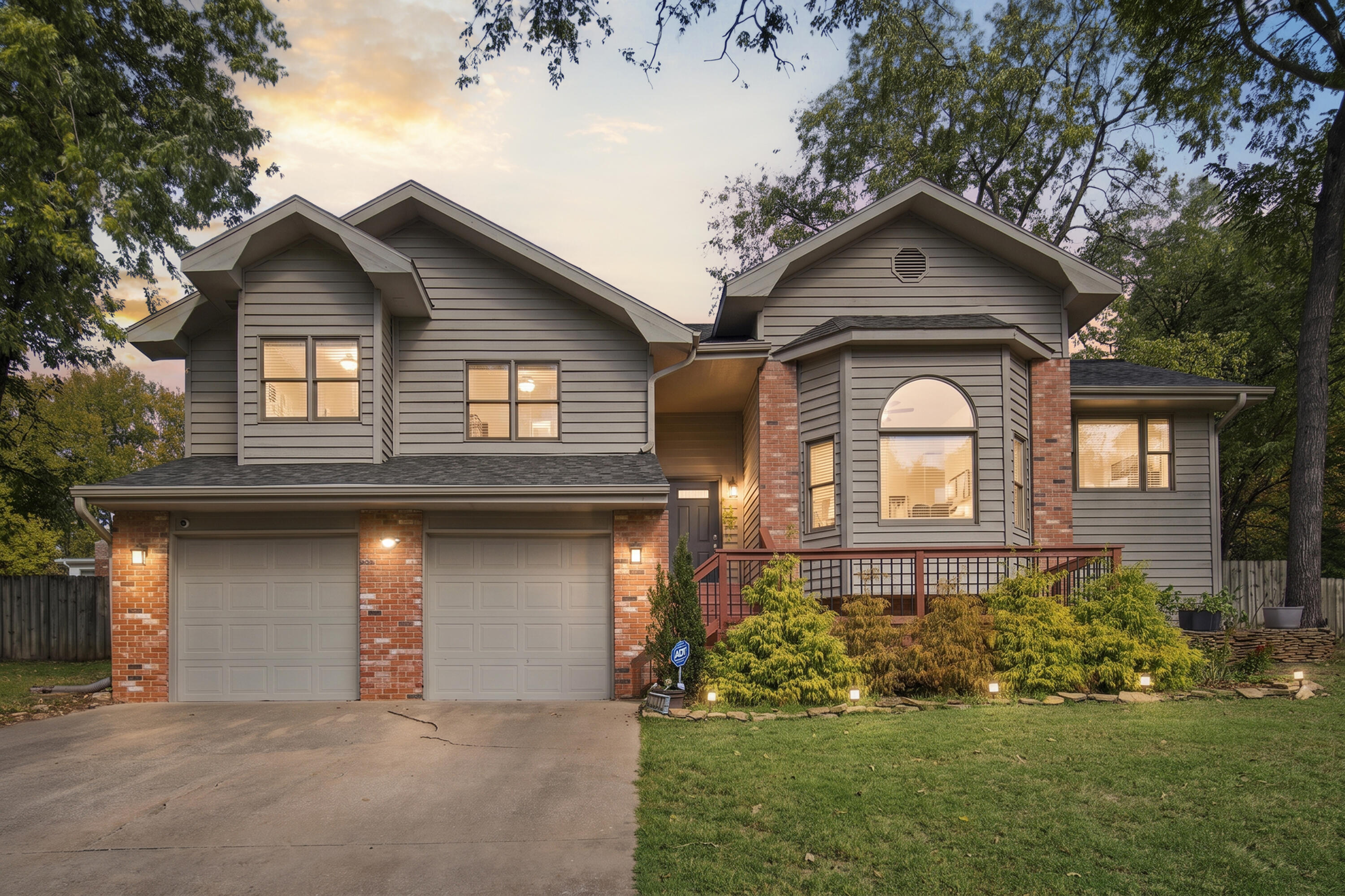 1943 E Buena Vista Street, Springfield MO 65804