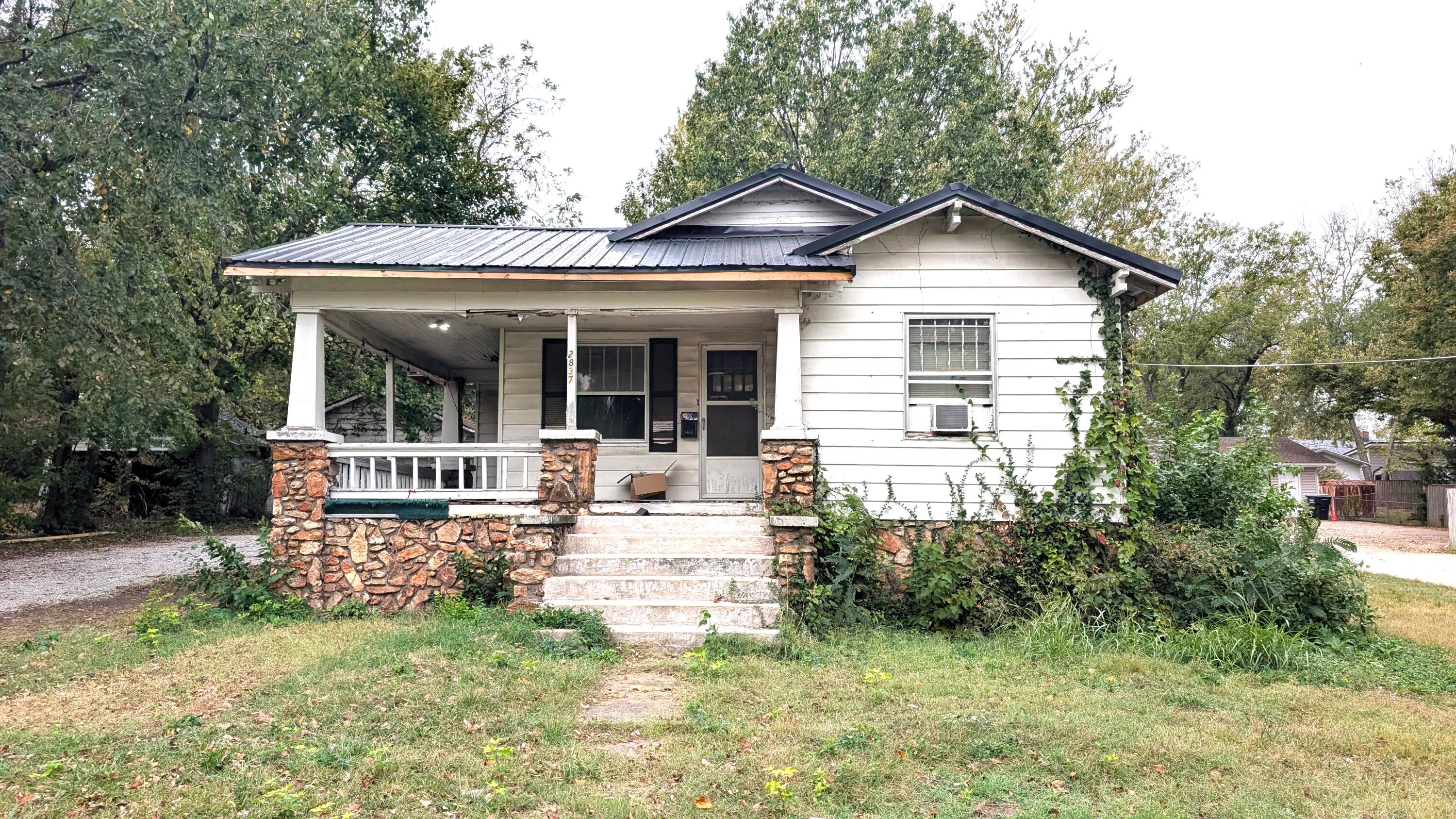2837 N Grant Avenue, Springfield MO 65803