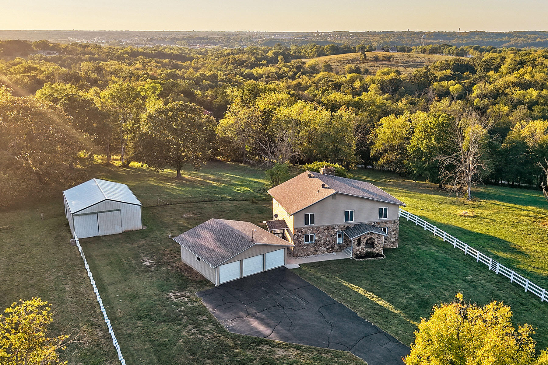 175 S Countryman Road, Ozark MO 65721