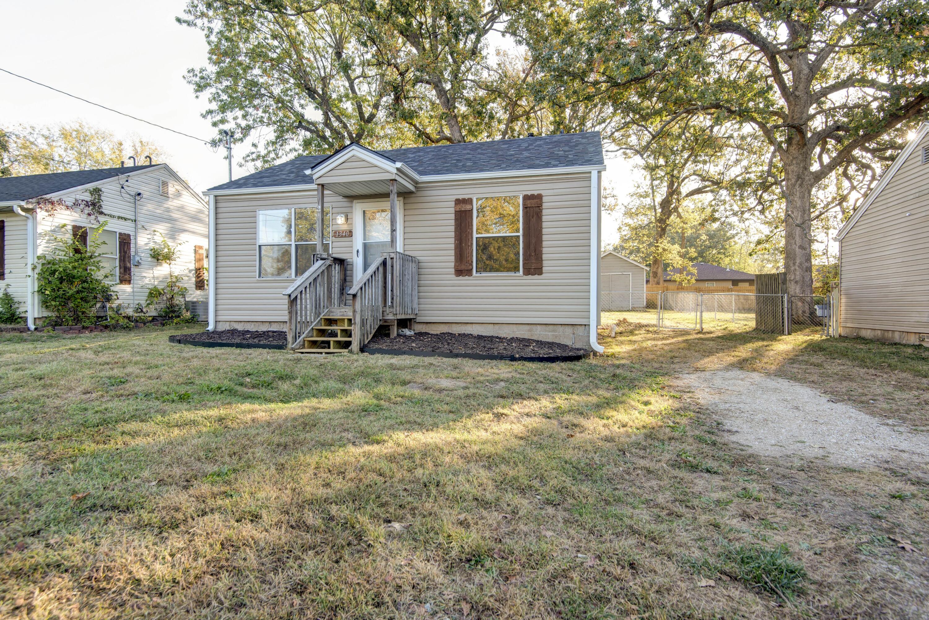 1340 N Clifton Avenue, Springfield MO 65802